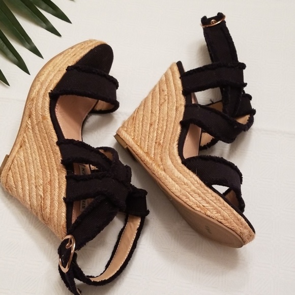 Steve Madden Shoes - STEVE MADDEN WEDGE HEEL SHOE BLACK CANVAS SIZE 7